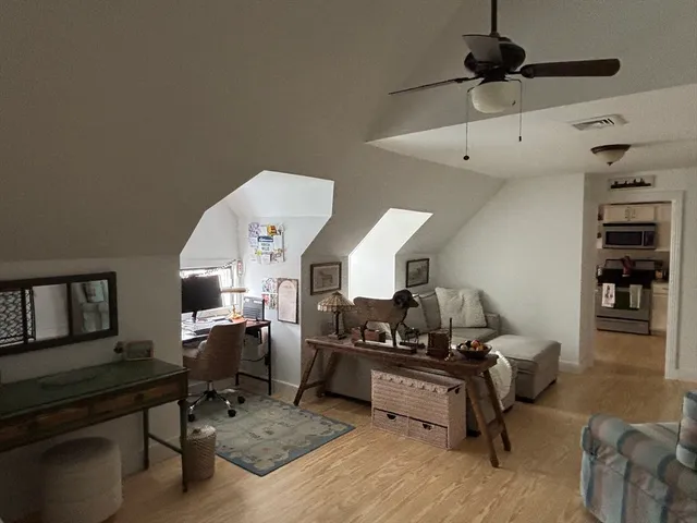 $2,400 | 5 Horton Street, Unit F, Newburyport, MA 01950