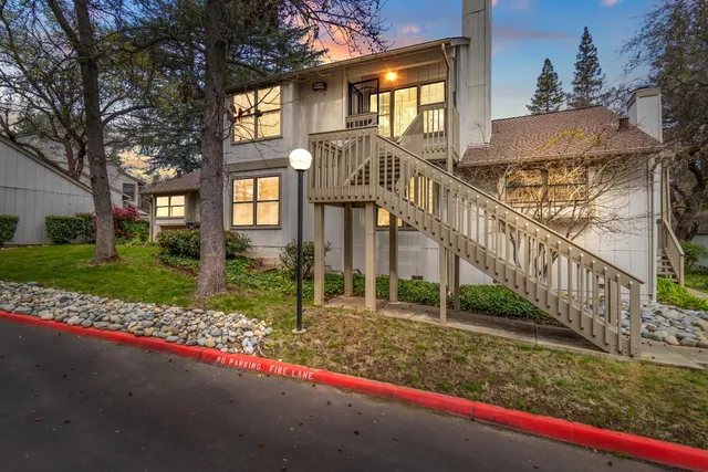 $315,000 | 3900 Park Cir Lane, Unit B, Carmichael, CA 95608