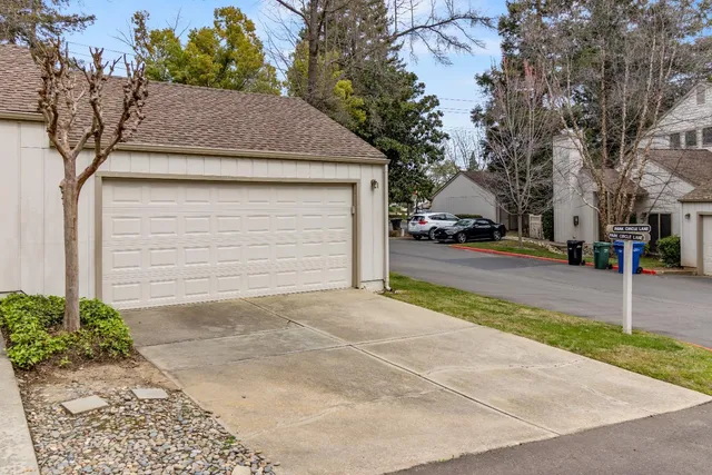 $315,000 | 3900 Park Cir Lane, Unit B, Carmichael, CA 95608