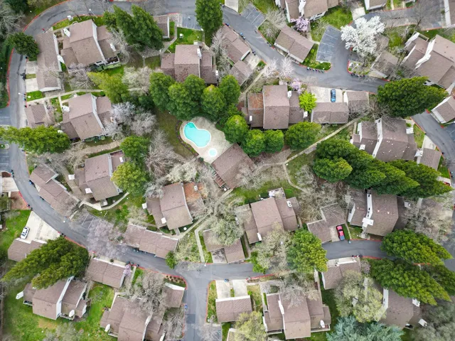 $315,000 | 3900 Park Cir Lane, Unit B, Carmichael, CA 95608