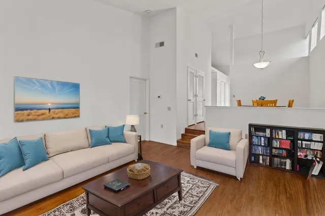 $315,000 | 3900 Park Cir Lane, Unit B, Carmichael, CA 95608