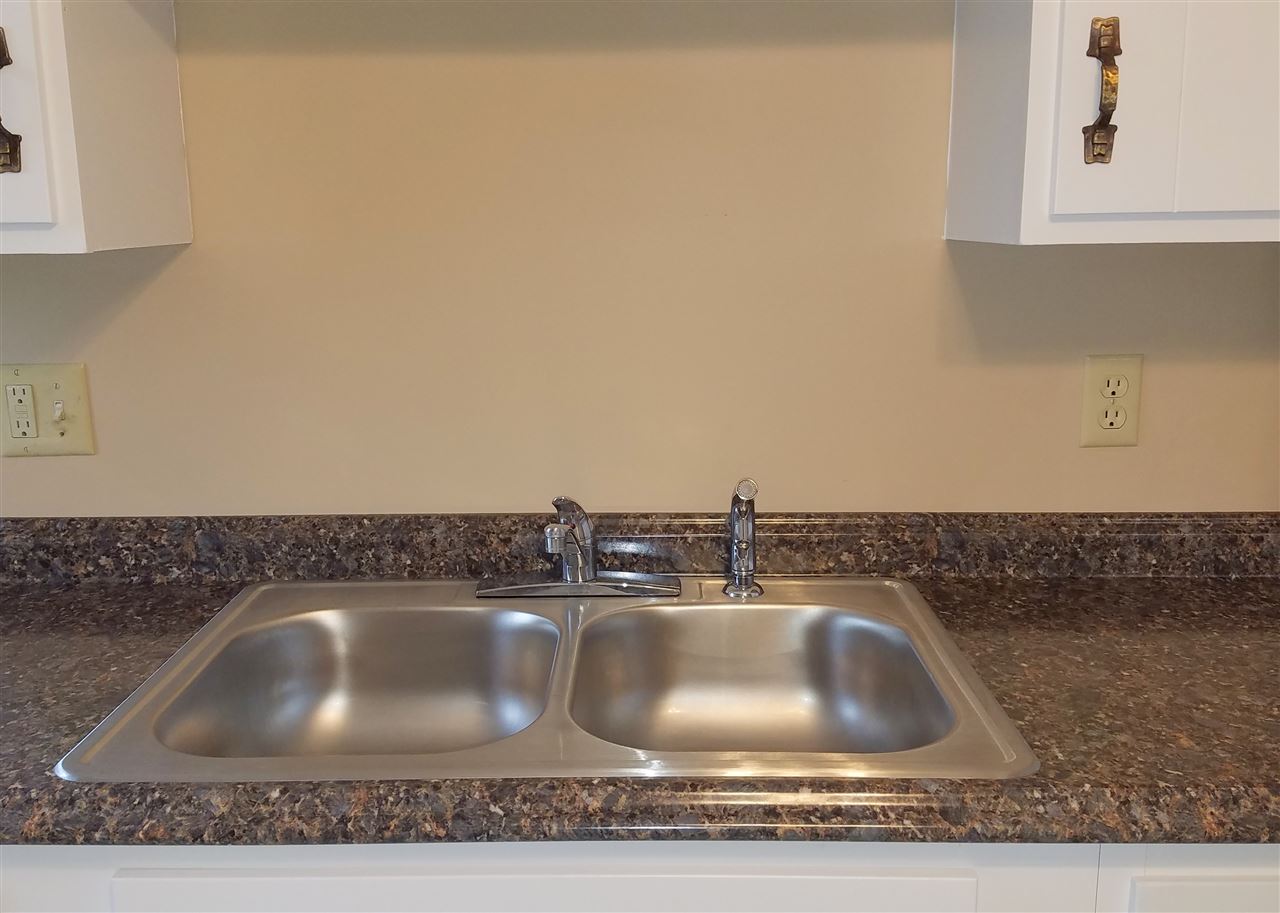 48 West Broadway, Unit 4 Derry, NH 03038 - Photo 4 of 7