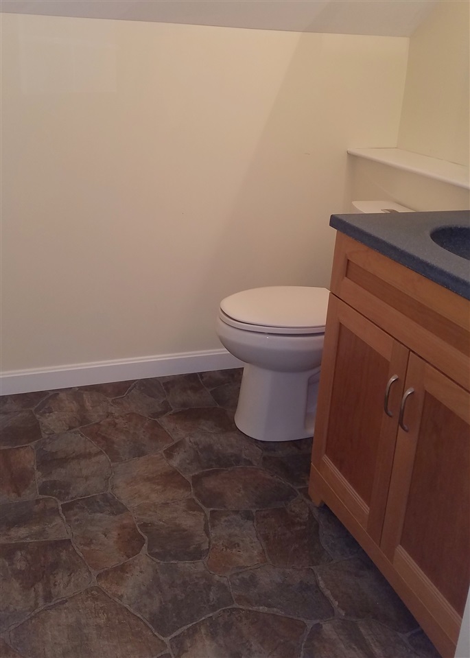 48 West Broadway, Unit 4 Derry, NH 03038 - Photo 5 of 7