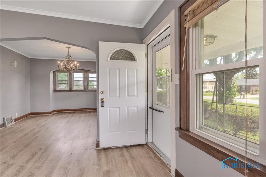 464 South Coy Road Oregon, OH 43616 - Photo 4 of 50 Gallery Image 4