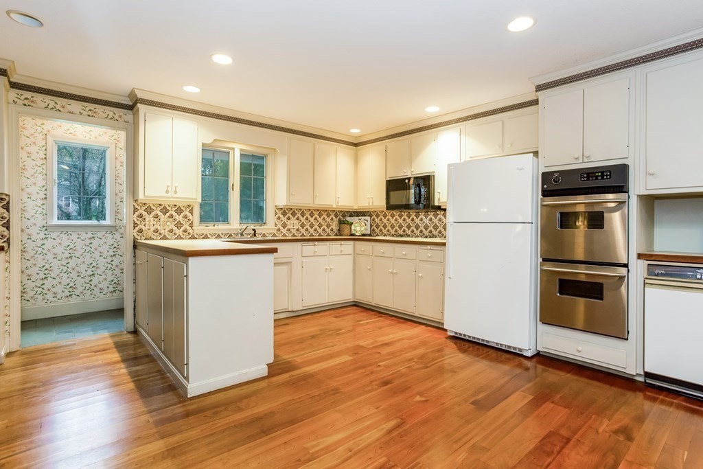 282 Concord Road Longmeadow, MA 01106 - Photo 8 of 36 Gallery Image 8