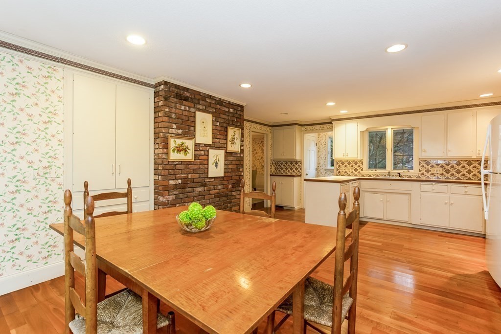 282 Concord Road Longmeadow, MA 01106 - Photo 9 of 36 Gallery Image 9