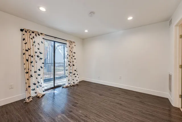 $169,900 | 935 La Posada Drive, Unit 156, Austin, TX 78752