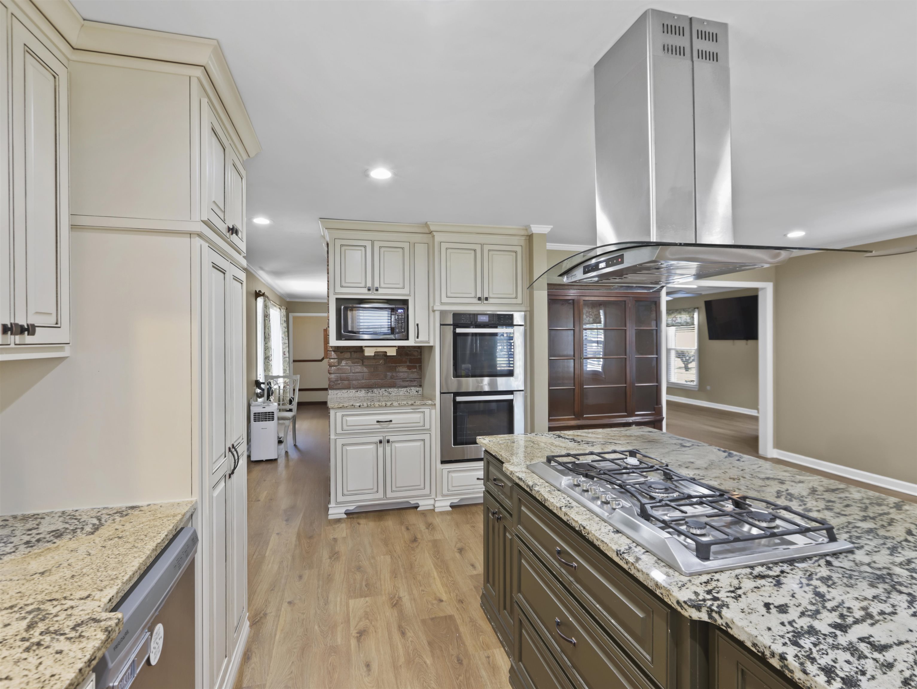 201 Crestview Drive Gaffney, SC 29340 - Photo 5 of 42