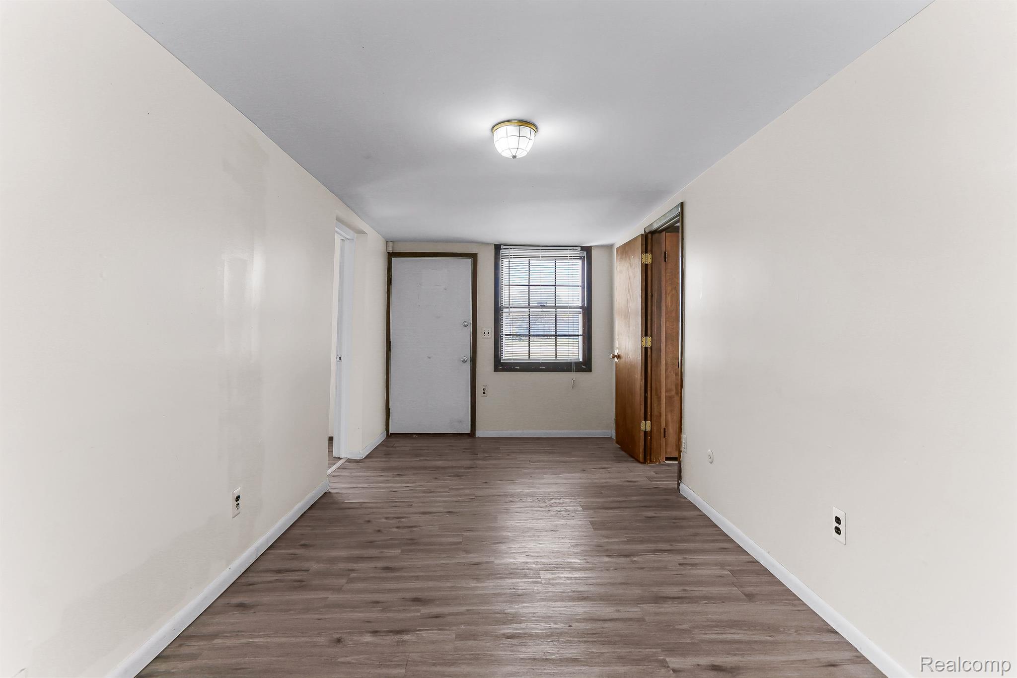23863 Middlebelt Road Farmington, MI 48336 - Photo 11 of 22 Living Room (2nd Unit)