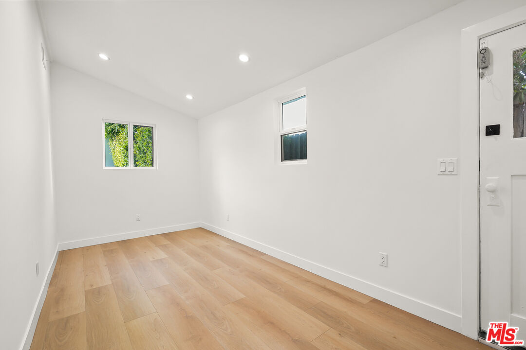 318 Huntley Drive West Hollywood, CA 90048 - Photo 24 of 25 an empty room with windows