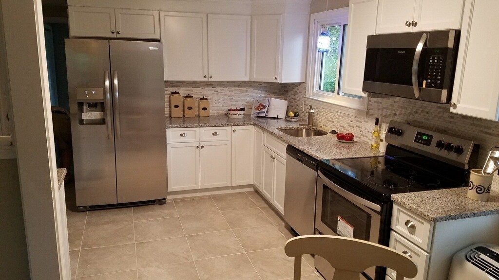 141 Regal Street Springfield, MA 01118 - Photo 14 of 28