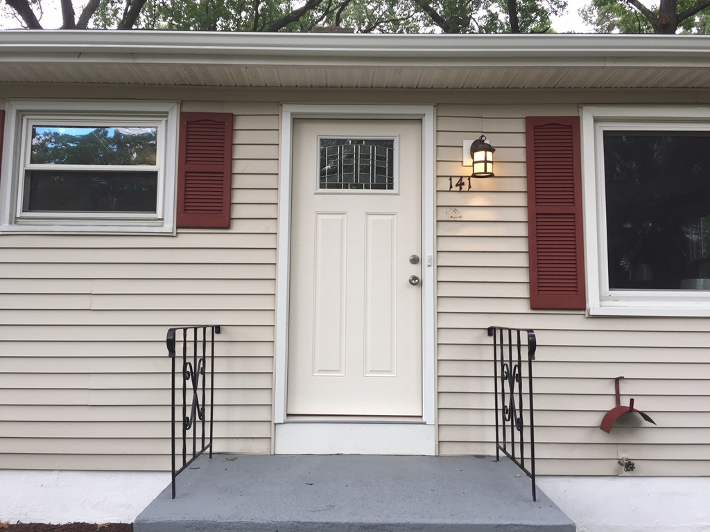 141 Regal Street Springfield, MA 01118 - Photo 2 of 28
