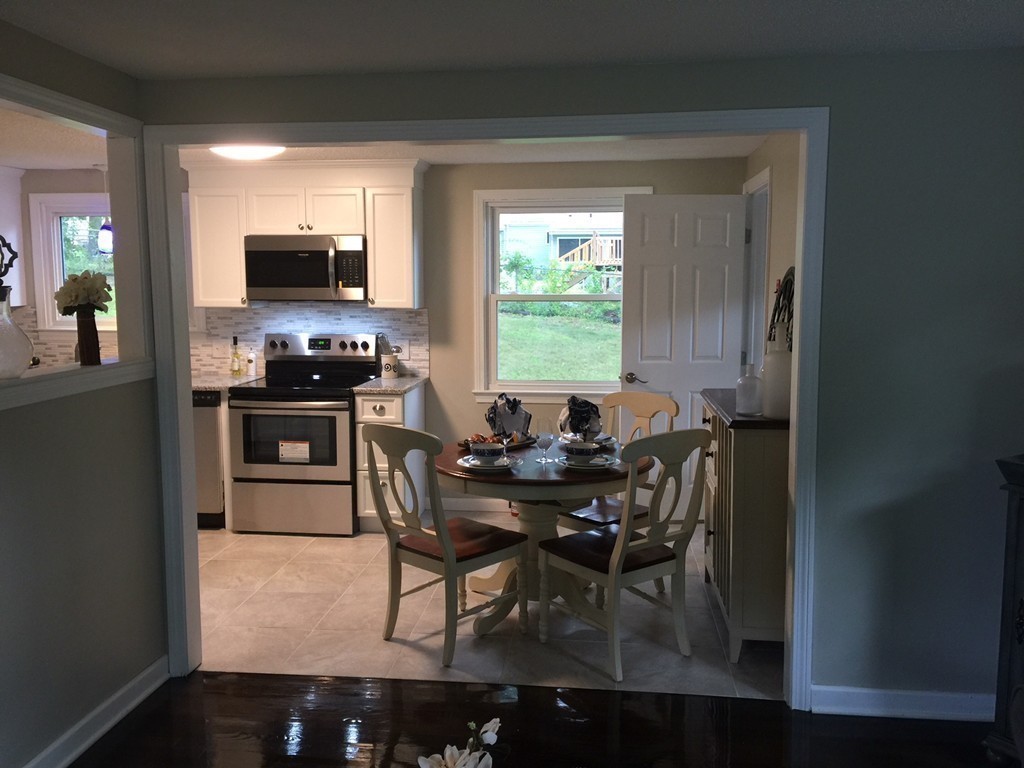 141 Regal Street Springfield, MA 01118 - Photo 7 of 28