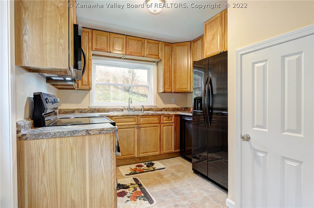 4785 Midway Road Yawkey, WV 25573 - Photo 8 of 24 Gallery Image 8