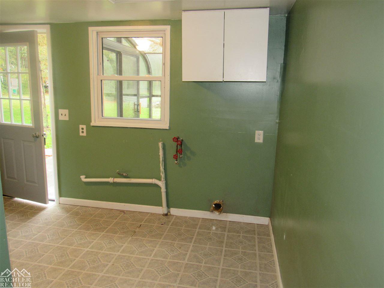8364 Marsh Road Algonac, MI 48001 - Photo 18 of 19 31306345-17.JPG