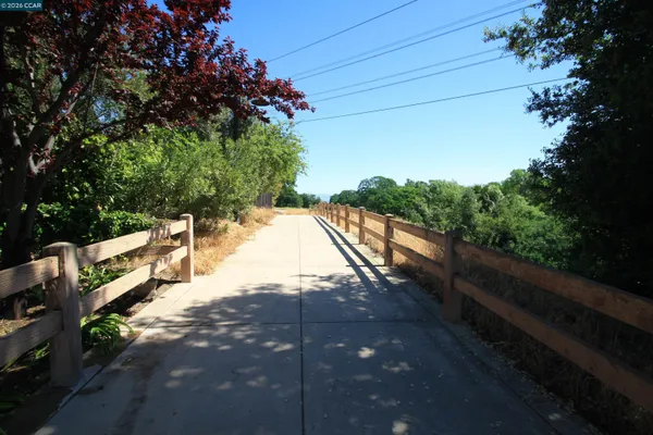 $579,000 | 1509 Ashwood Drive, Martinez, CA 94553