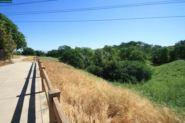 $579,000 | 1509 Ashwood Drive, Martinez, CA 94553