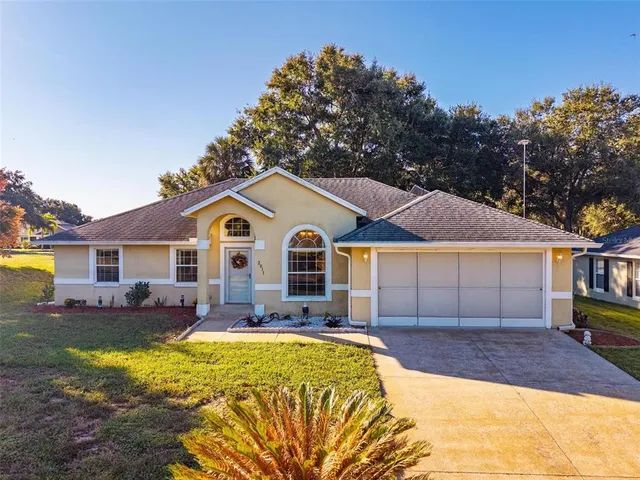 $260,000 | 2011 Oakbend Drive, Eustis, FL 32726