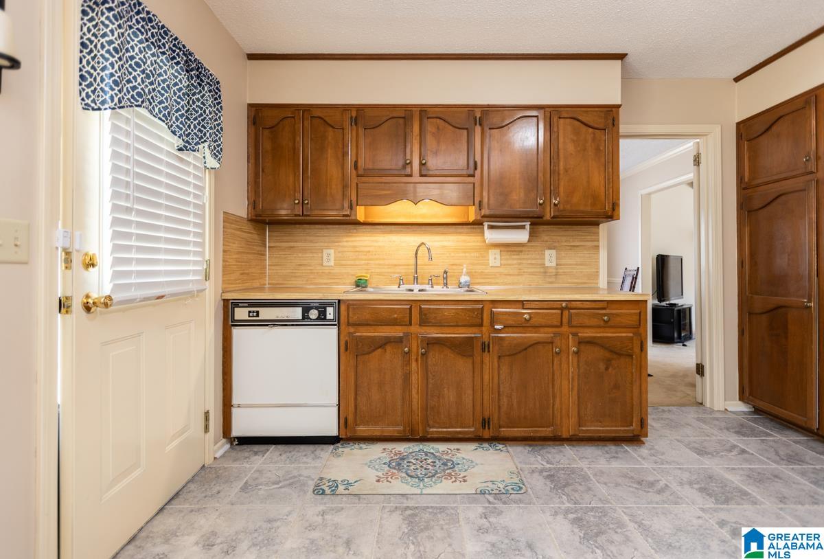 5122 Colonial Park Road Birmingham, AL 35242 - Photo 12 of 36