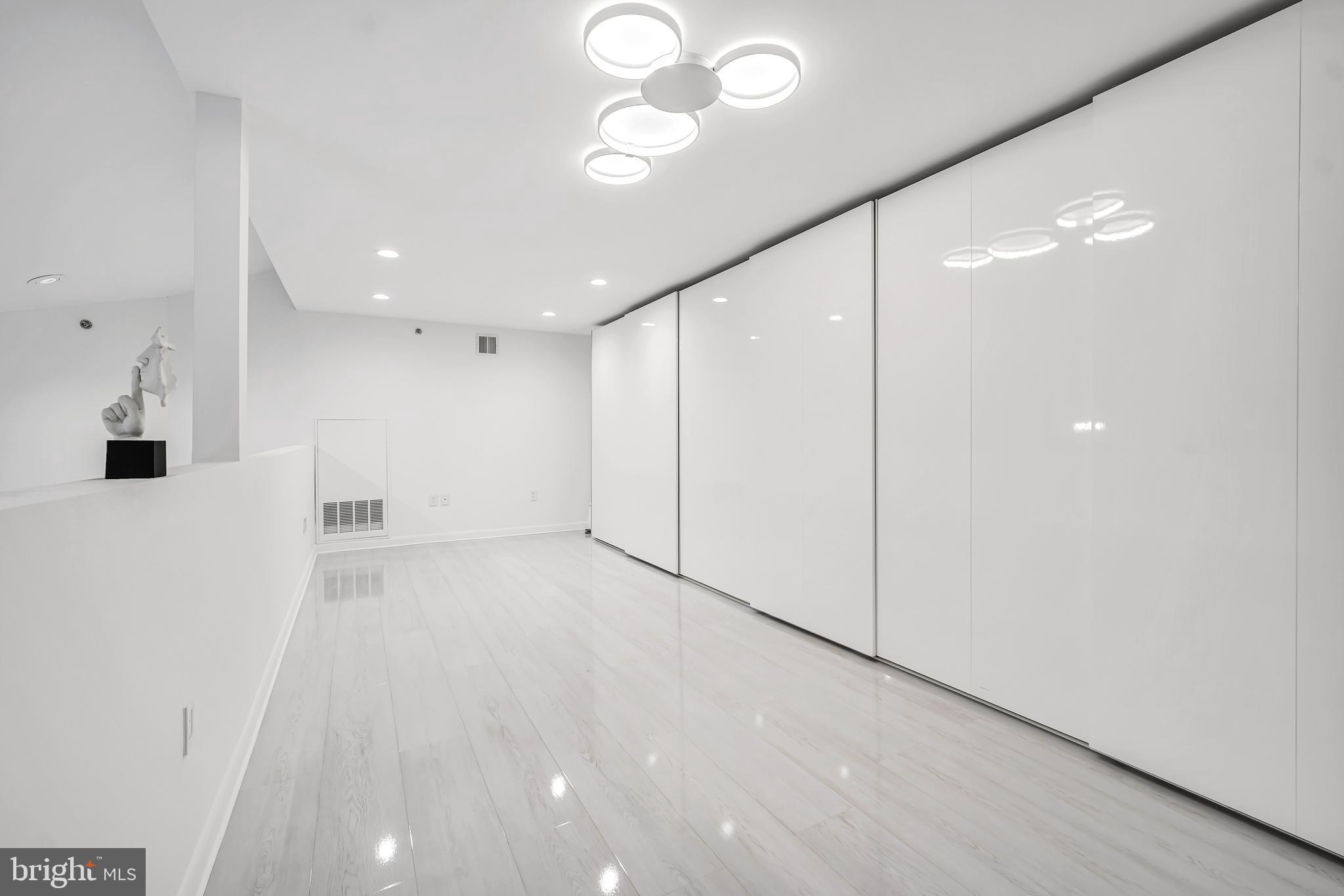 554 Carson Terrace Huntingdon Valley, PA 19006 - Photo 32 of 39 a view of an empty room