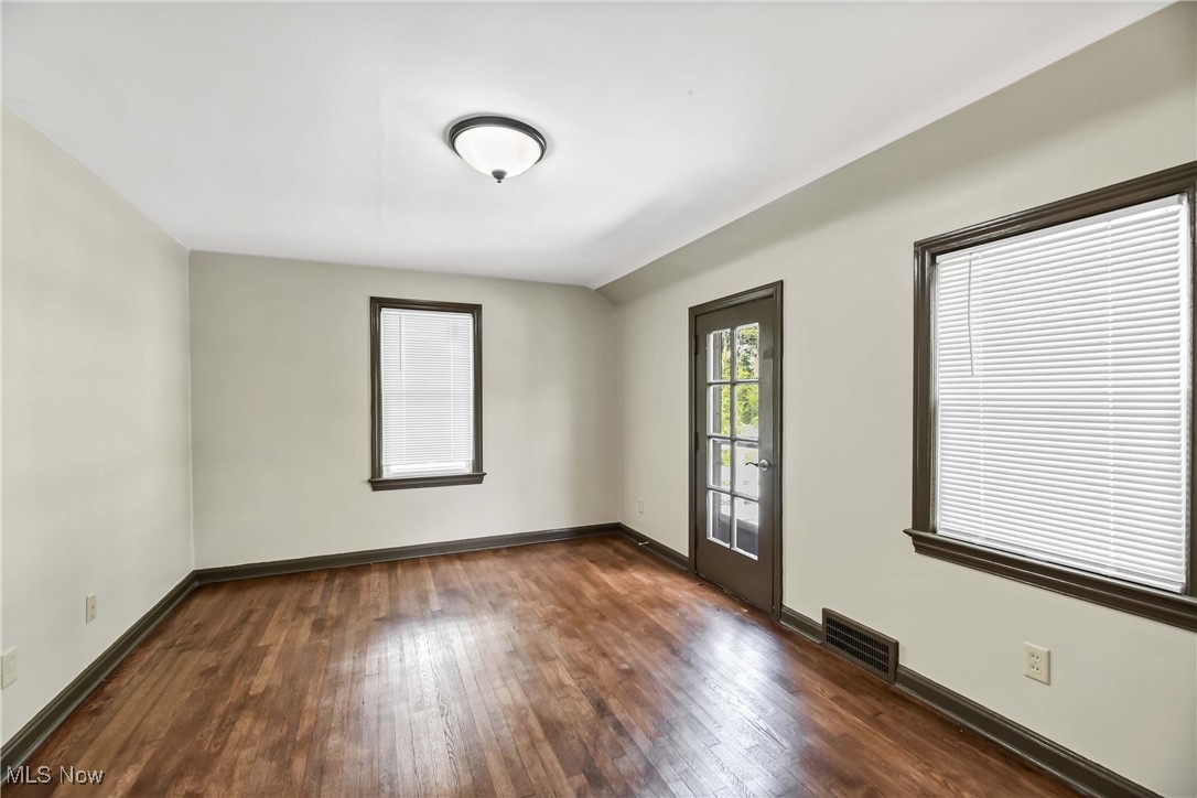 2299 Allison Road Cleveland, OH 44118 - Photo 13 of 18