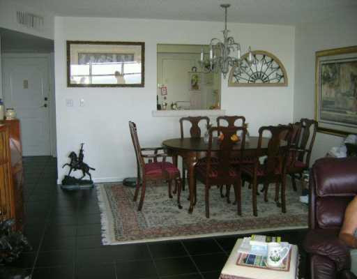 800 South Ocean Boulevard, Unit 1110 Boca Raton, FL 33432 - Photo 4 of 8 Living Room