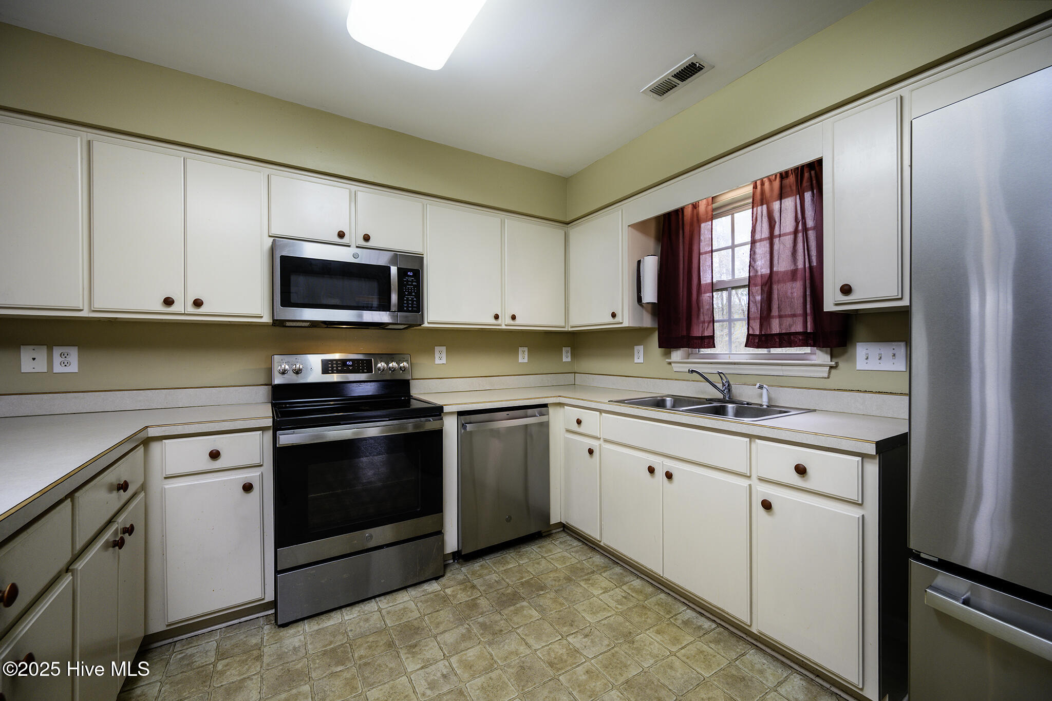 1158 Tebo Road New Bern, NC 28562 - Photo 13 of 46 Plenty Storage Space