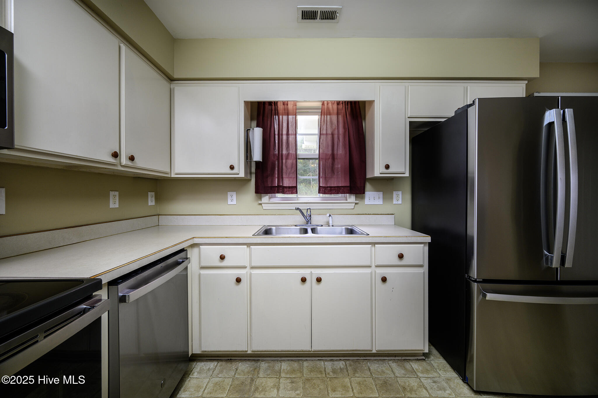 1158 Tebo Road New Bern, NC 28562 - Photo 14 of 46 Stainless Steel Appliances
