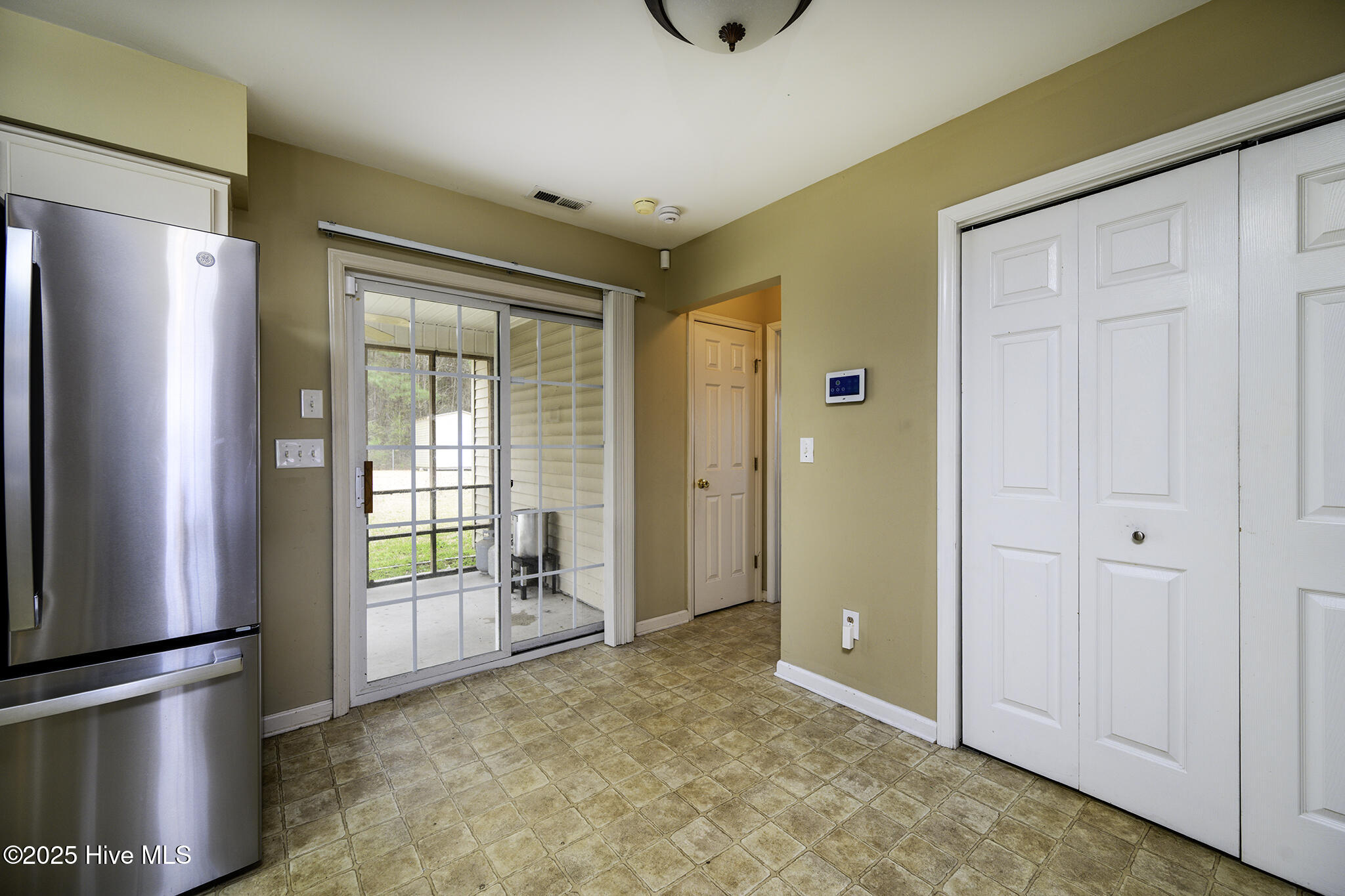 1158 Tebo Road New Bern, NC 28562 - Photo 18 of 46 Dining Space
