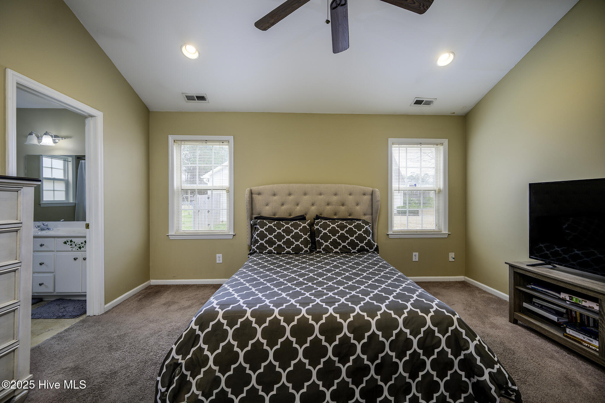 1158 Tebo Road New Bern, NC 28562 - Photo 21 of 46 Primary Bedroom with Vaulted Ceiling