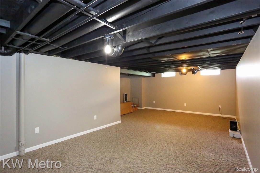 254 Slade Court Rochester, MI 48307 - Photo 39 of 48 Slade-38.jpg