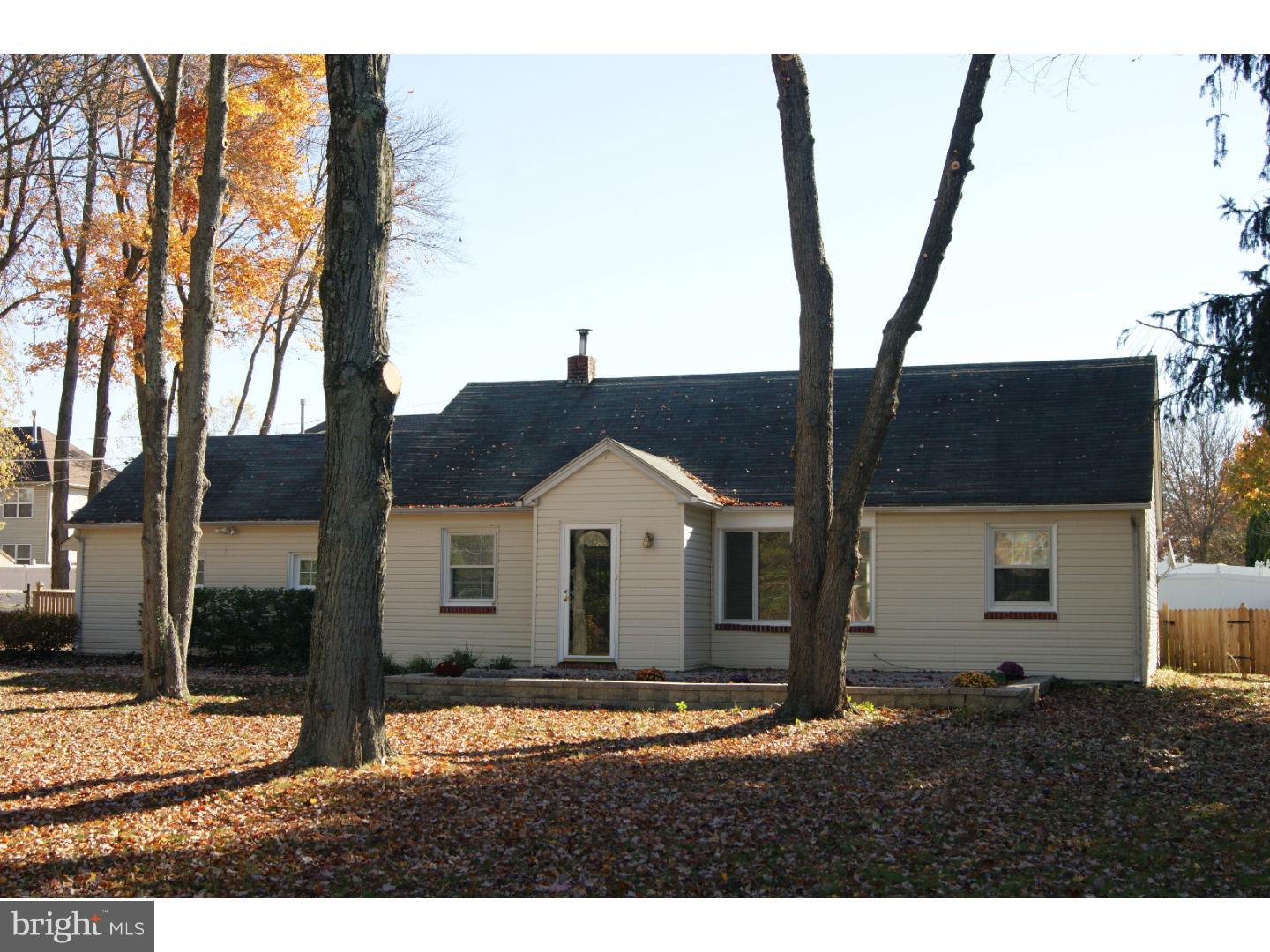 443 New Road Southampton, PA 18966 - Photo 1 of 20 Exterior Front