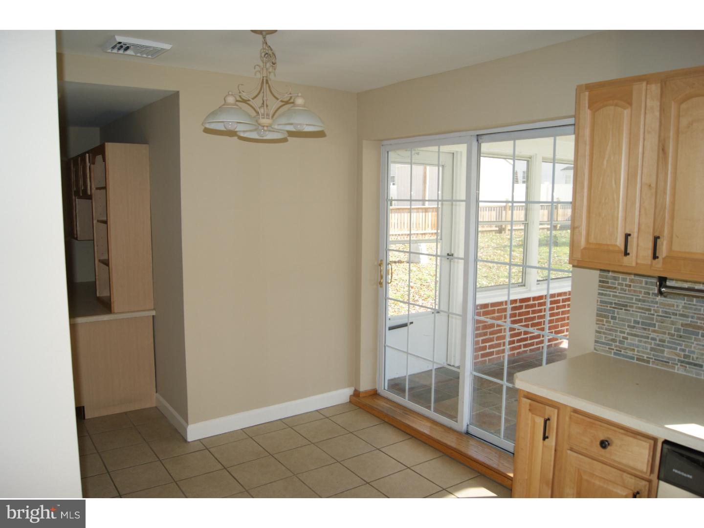 443 New Road Southampton, PA 18966 - Photo 5 of 20 Breakfast Room