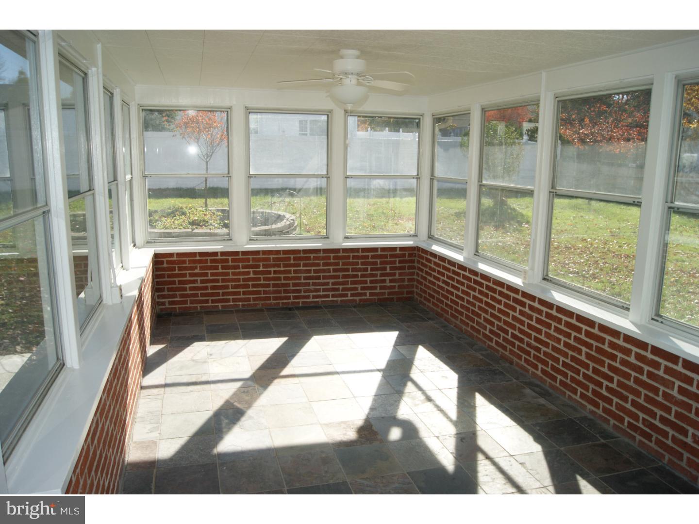 443 New Road Southampton, PA 18966 - Photo 7 of 20 Sun Room
