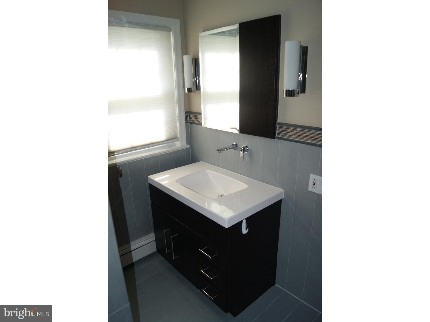 443 New Road Southampton, PA 18966 - Photo 9 of 20 Bathroom