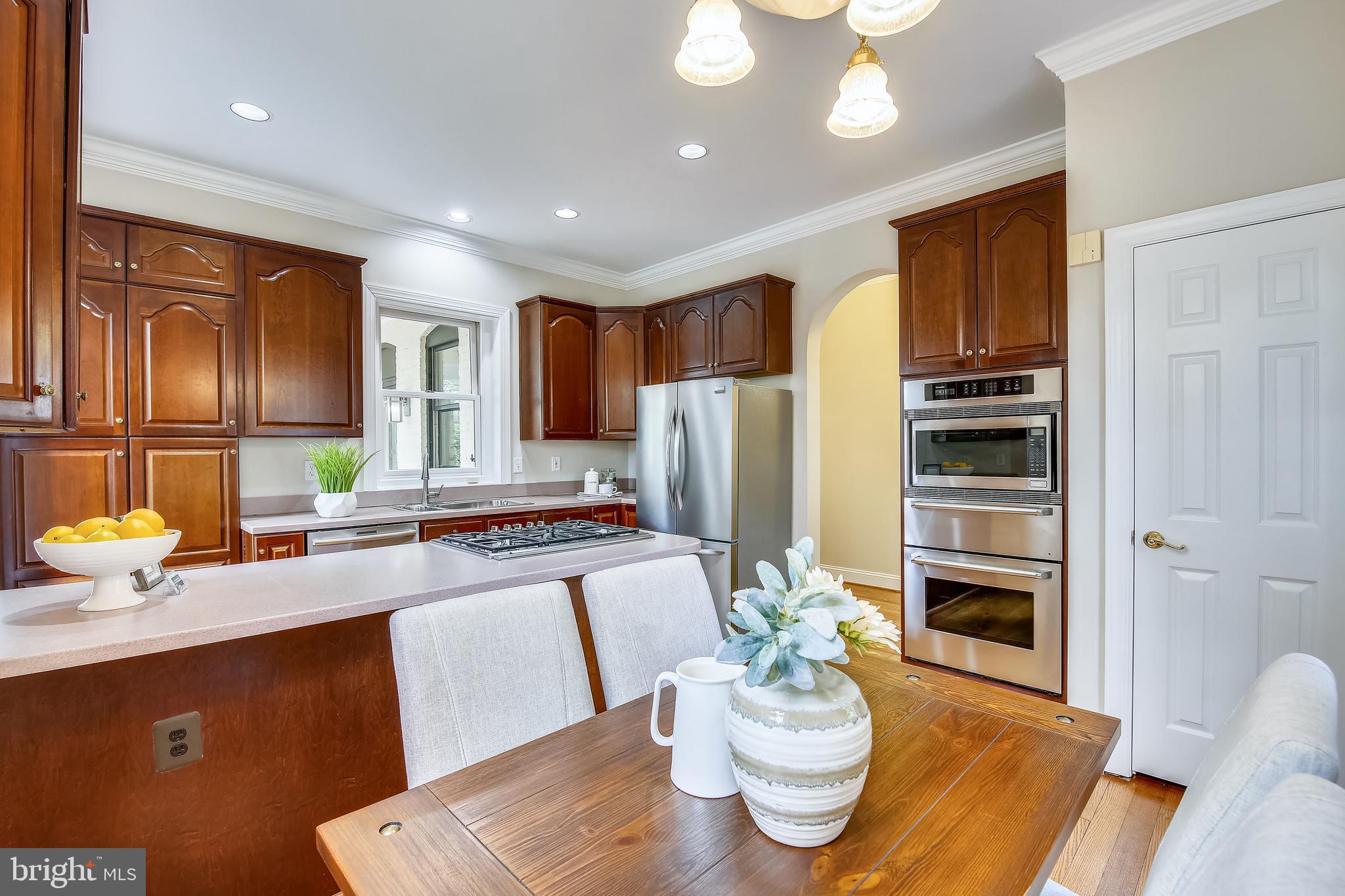 421 Kent Square Road Gaithersburg, MD 20878 - Photo 19 of 78 Kitchen w/plenty of cabinet & prep space