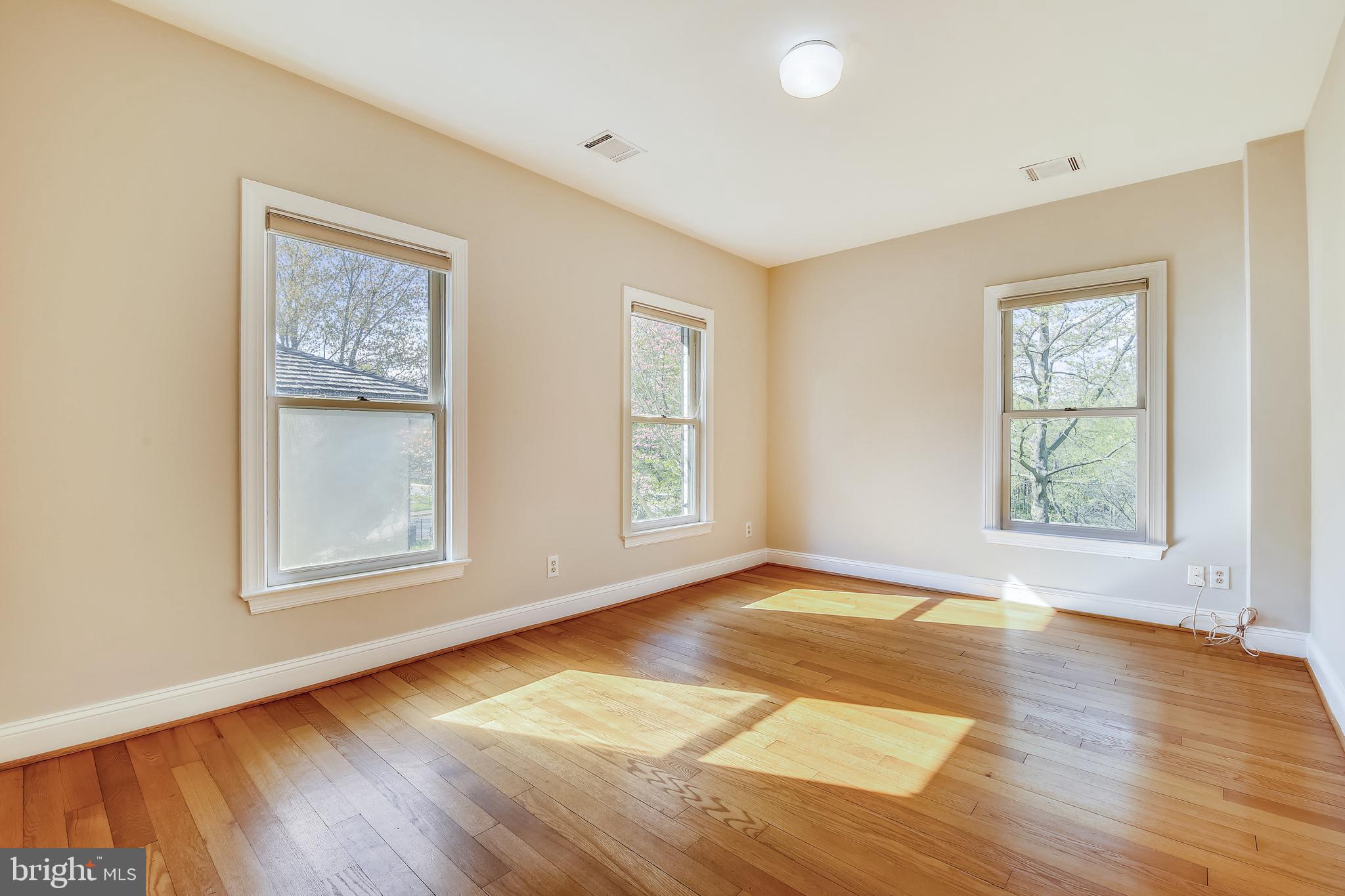 421 Kent Square Road Gaithersburg, MD 20878 - Photo 34 of 78 Second bedroom w/hardwood floor & lake view