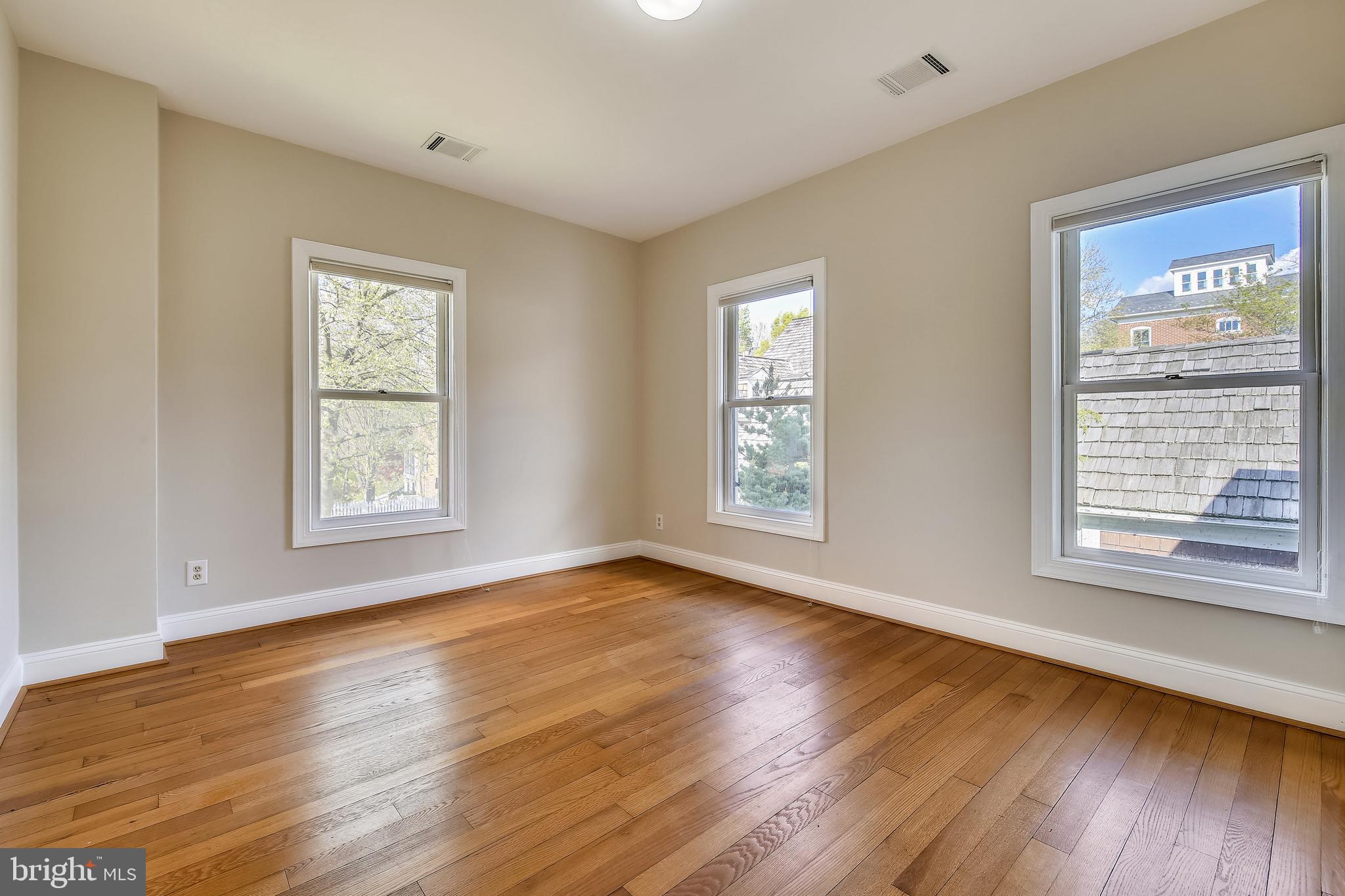 421 Kent Square Road Gaithersburg, MD 20878 - Photo 36 of 78 Third bedroom w/hardwoods & lake views
