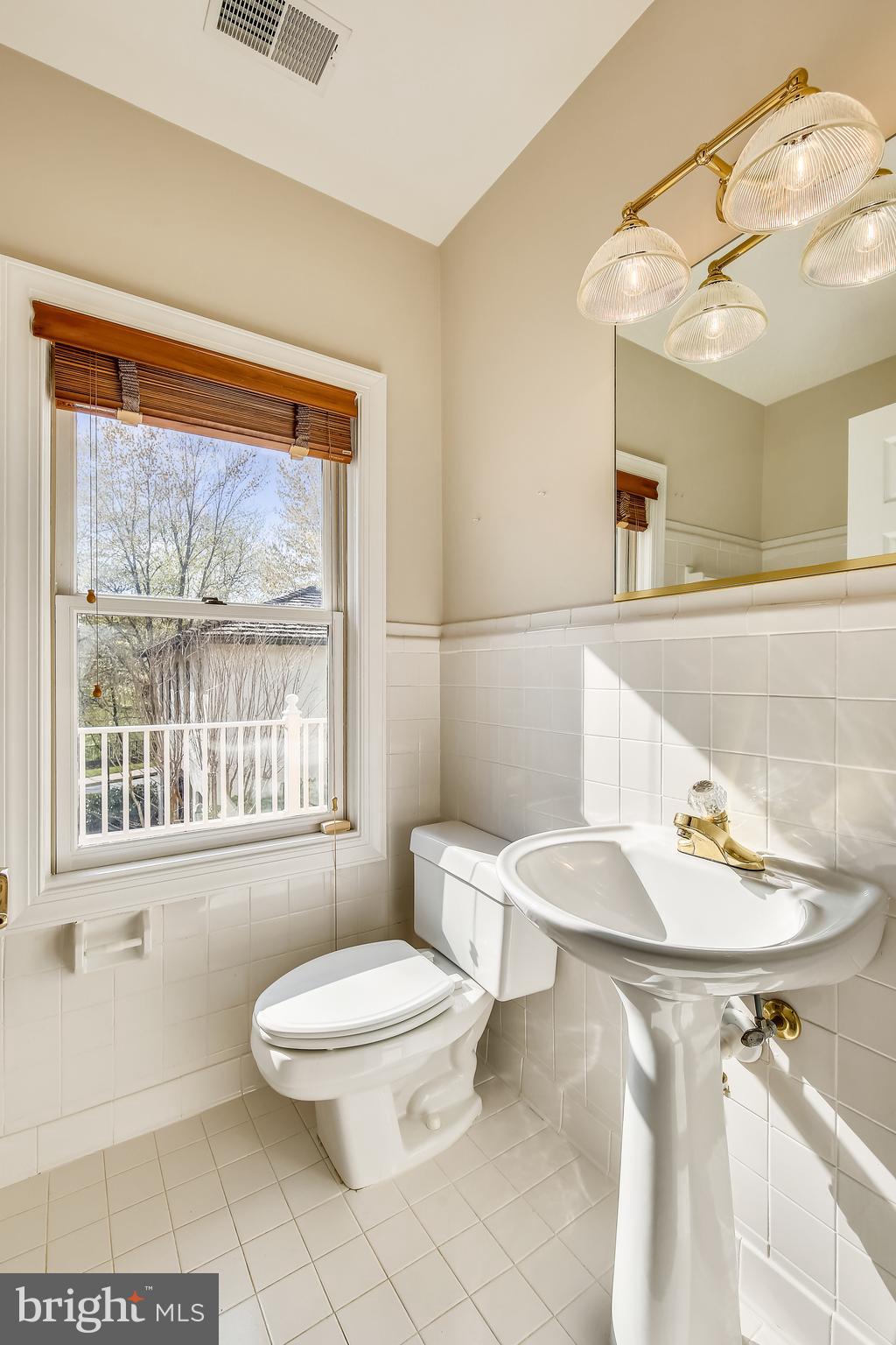 421 Kent Square Road Gaithersburg, MD 20878 - Photo 38 of 78 Upper level second full bath