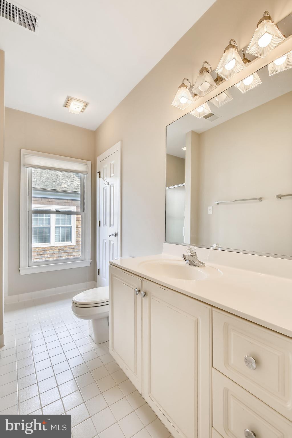 421 Kent Square Road Gaithersburg, MD 20878 - Photo 41 of 78 Upper level third full bath