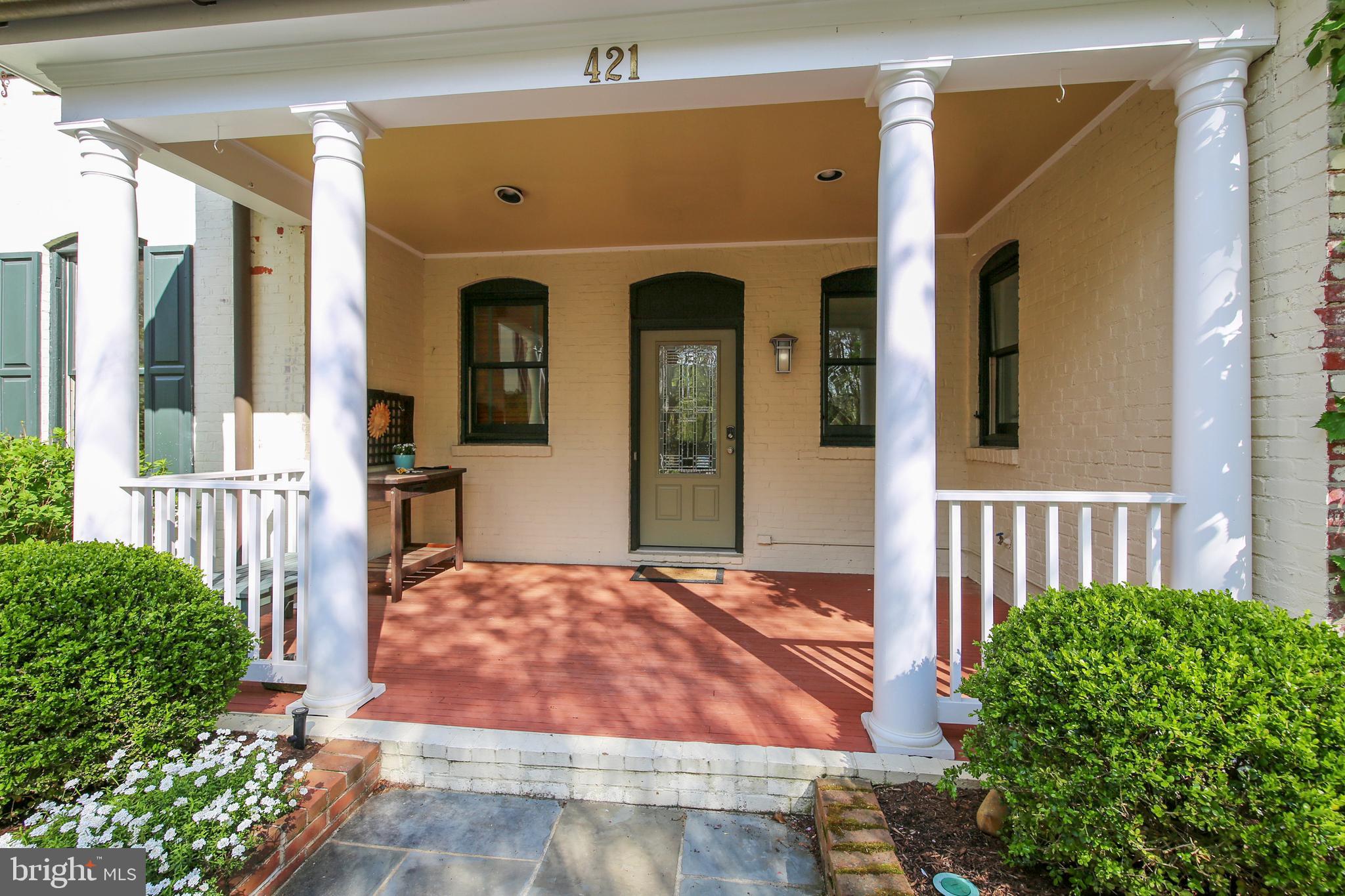 421 Kent Square Road Gaithersburg, MD 20878 - Photo 6 of 78 Shaded porch overlooking courtyard
