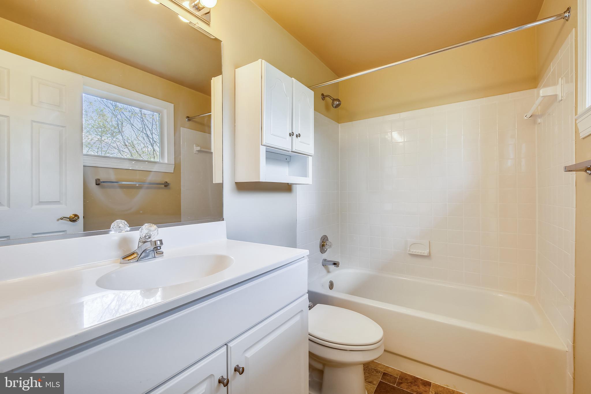421 Kent Square Road Gaithersburg, MD 20878 - Photo 53 of 78 Full bath in carriage house above garage