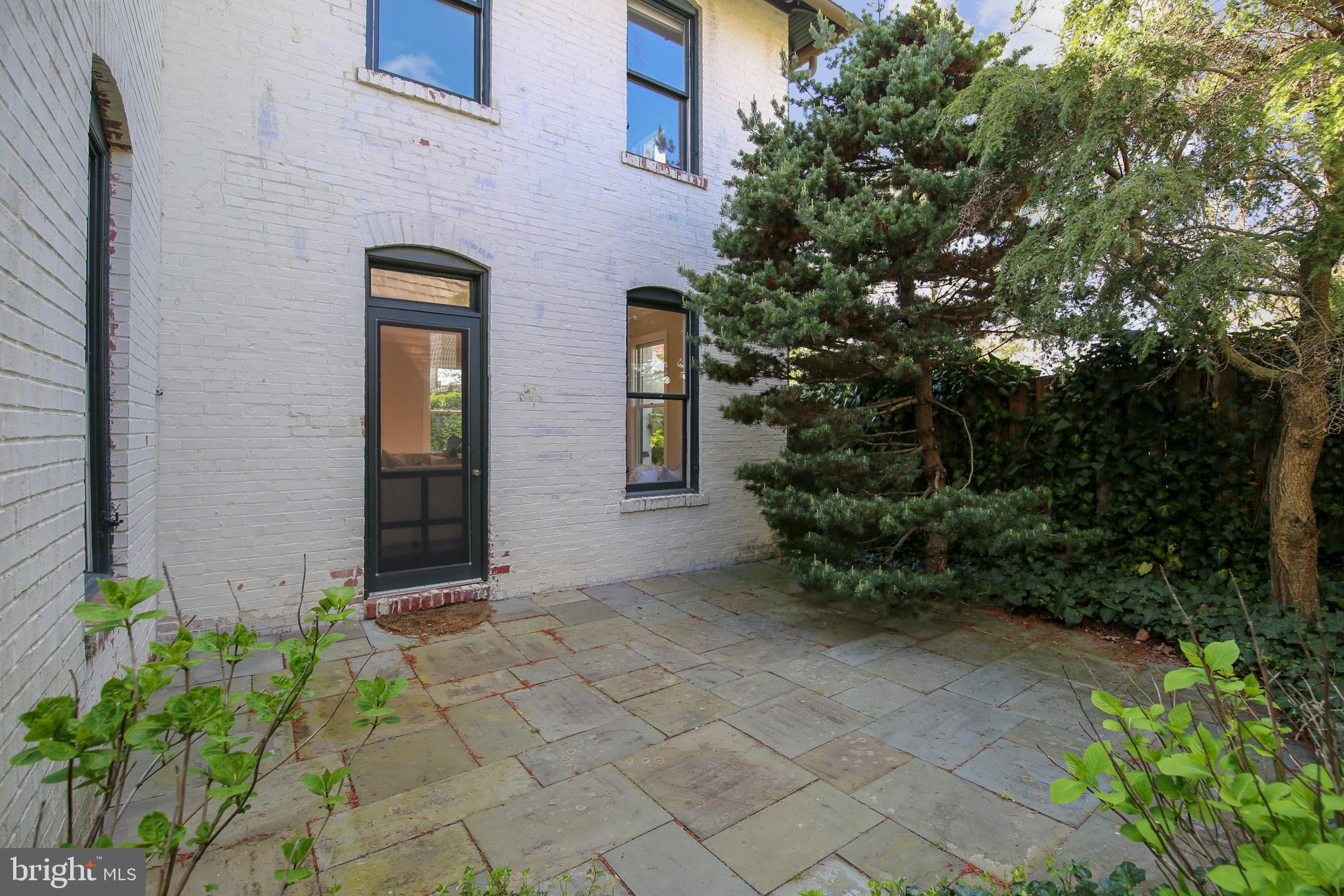 421 Kent Square Road Gaithersburg, MD 20878 - Photo 56 of 78 One of several hidden courtyards