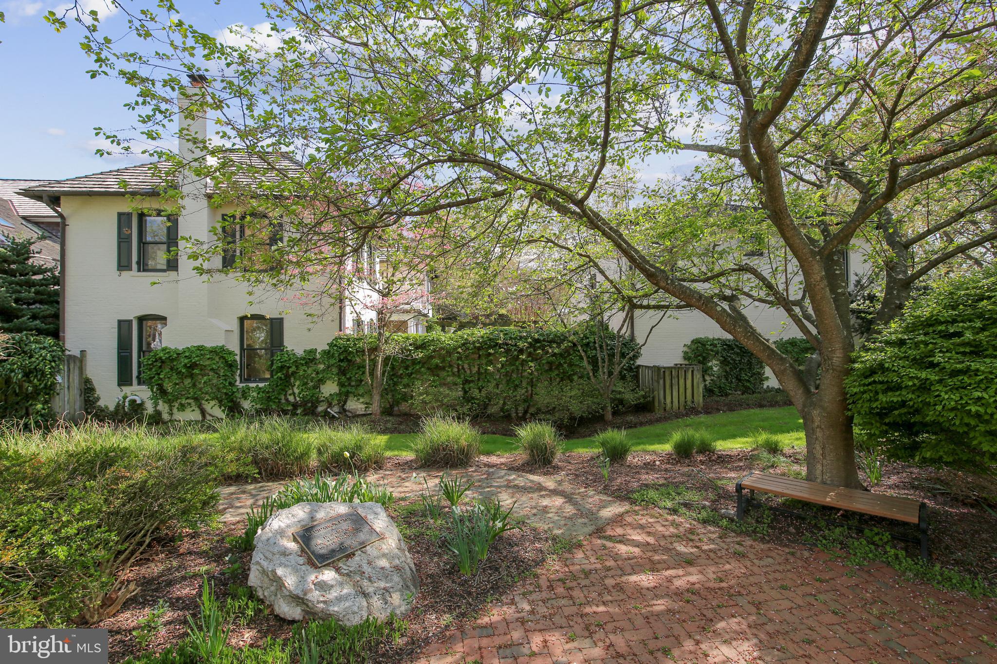 421 Kent Square Road Gaithersburg, MD 20878 - Photo 62 of 78 City garden abuts the residence