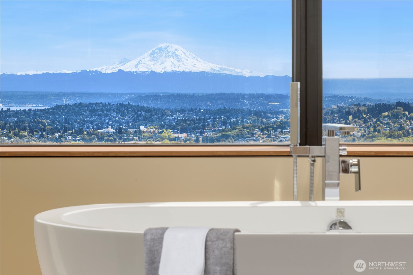 1301 Spring Street, Unit PH32 Seattle, WA 98104 - Photo 29 of 40 Gallery Image 29