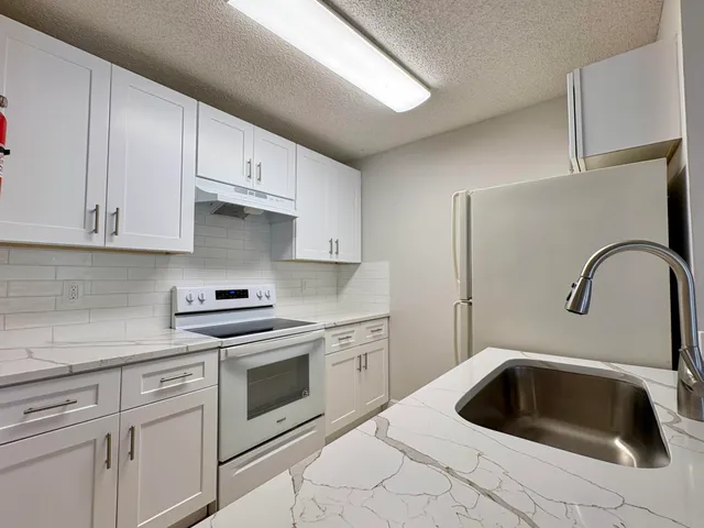 $169,000 | 1830 Meadows Circle West, Unit 1830, Boynton Beach, FL 33436