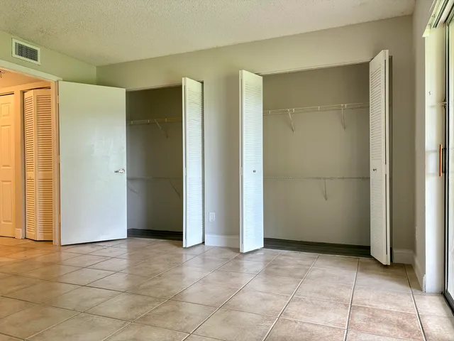 $169,000 | 1830 Meadows Circle West, Unit 1830, Boynton Beach, FL 33436
