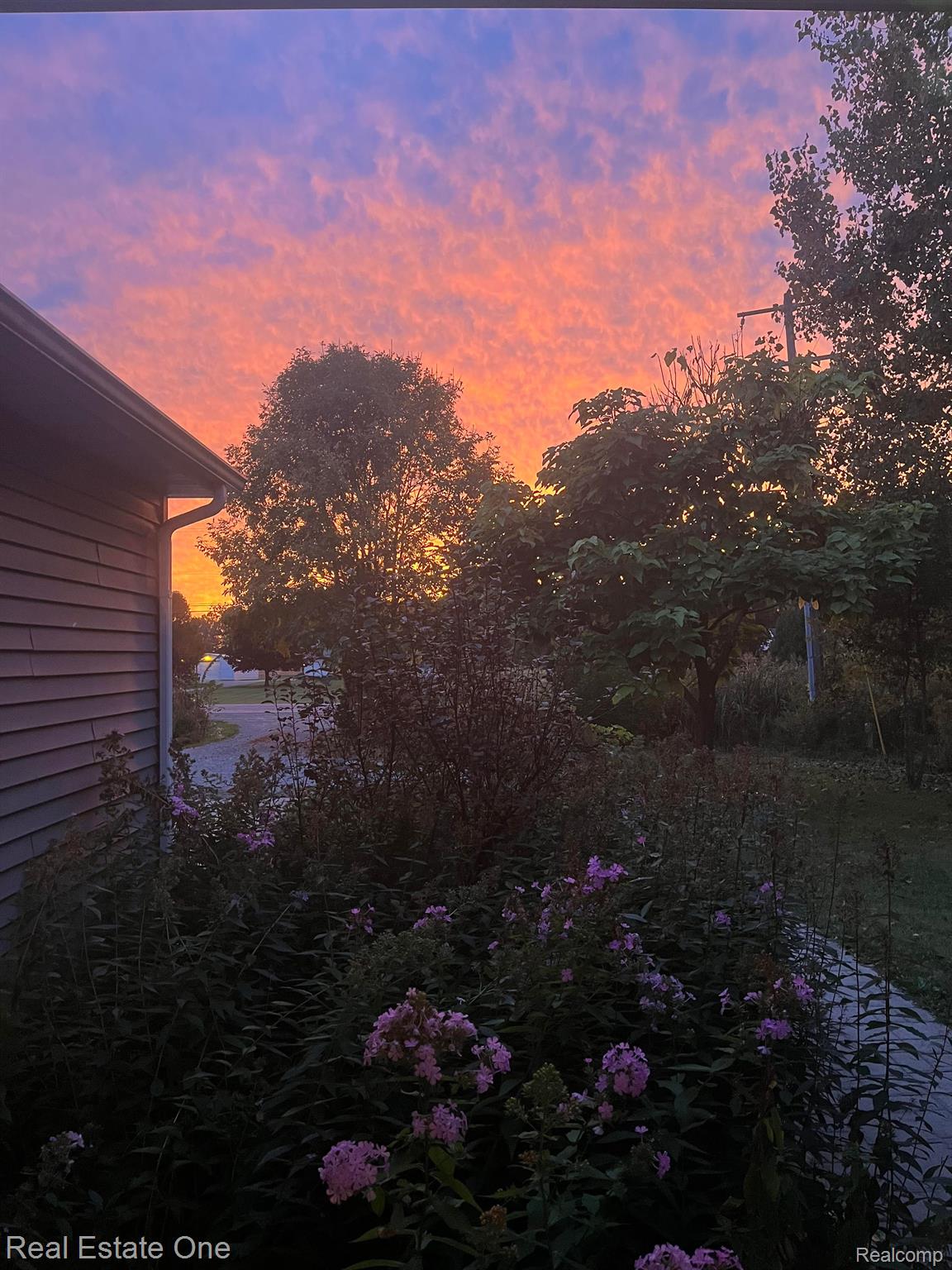 8348 North Genesee Road Mount Morris, MI 48458 - Photo 35 of 38 Sunset