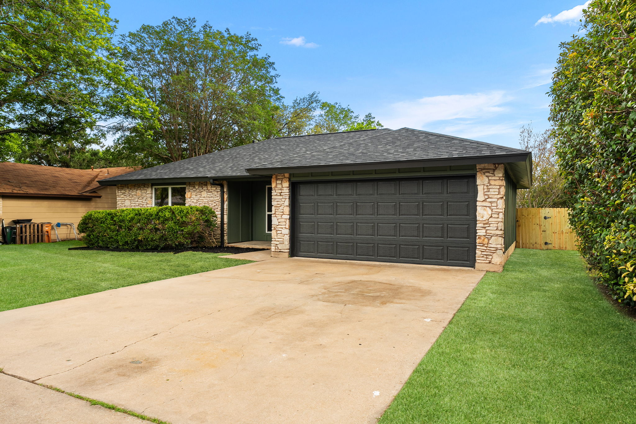 2107 Cindy Lane Austin, TX 78727 - Photo 2 of 33