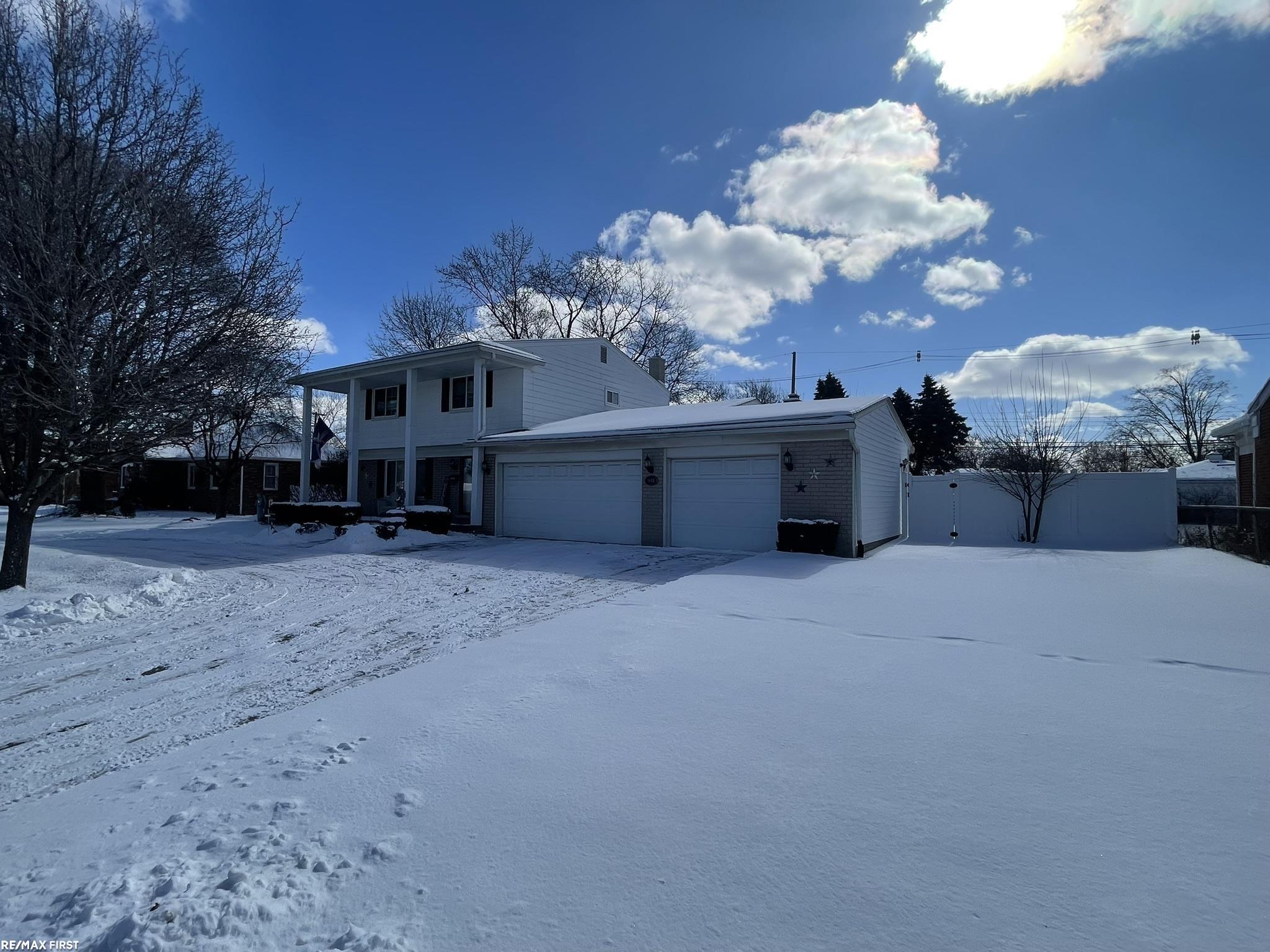 4848 East 12 Mile Road Warren, MI 48092 - Photo 2 of 30 50166828-83c91f1f-9f31-469f-a724-545d5e043f6c.JPG